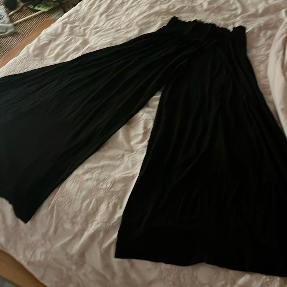 Women’s black bellbottoms wide leg pants